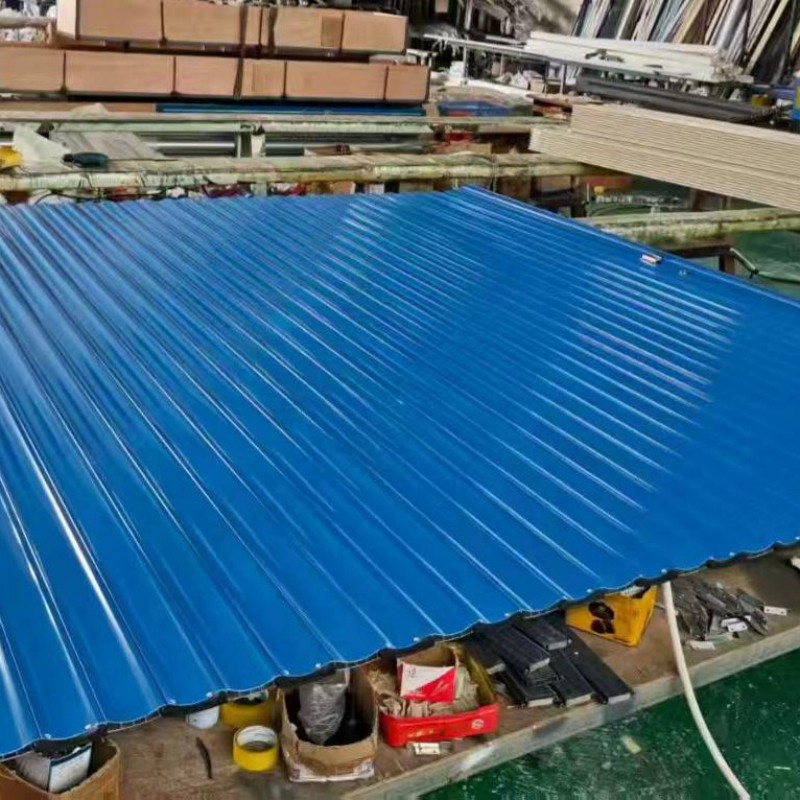 Dlaczego metalowe bramy roletowe są niezbędne dla współczesnego bezpieczeństwa i wydajności?