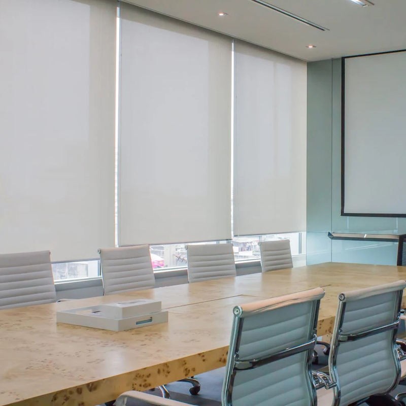 Rolety zaciemniające do biura